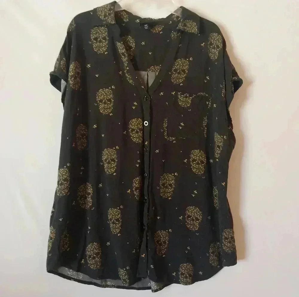 Torrid Challis Button Down Dolman Top, Size 00 - image 1